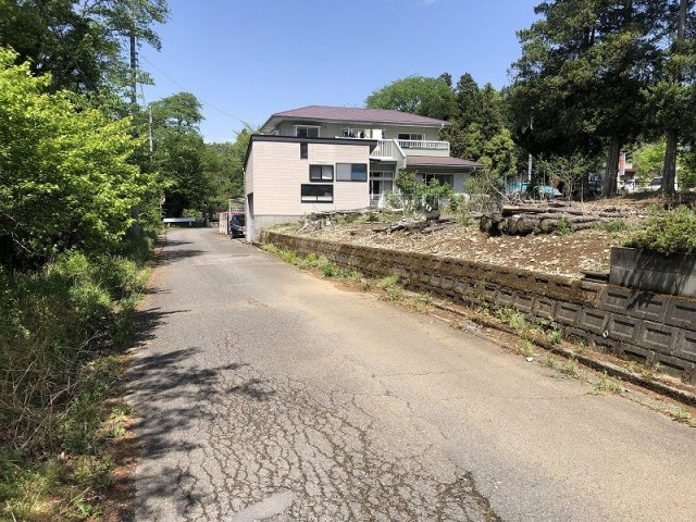 【前面道路含む現地写真】