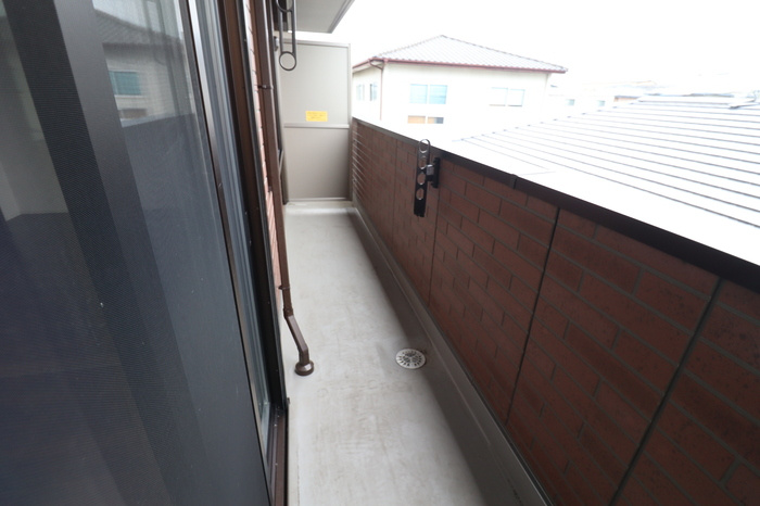 熊本市南区上ノ郷２丁目のアパートのバルコニー