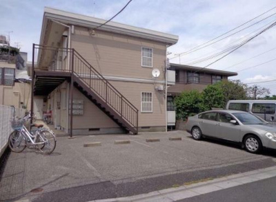 【駐車場】 | ドエル領家 | 車をお持ちの方に嬉しい駐車場付きの物件です