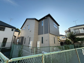 【外観】 | 2沿線利用できる「菊名」駅まで徒歩10分！住友不動産施工♪制震構造で安心の築浅2階建てアパートです☆