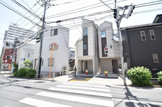 【前面道路含む現地写真】 | 現地見学や資料請求などお気軽にお問合せ下さい。
周辺環境とあわせて現地もご案内致します。