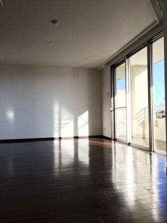 クレール宝塚ベルエールの居間・リビング