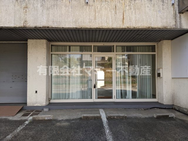 【エントランス】 | 小古曽店舗事務所T