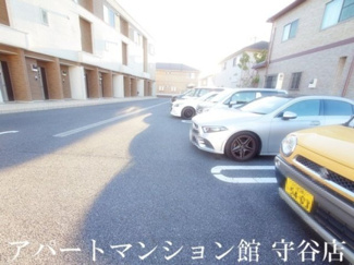【駐車場】