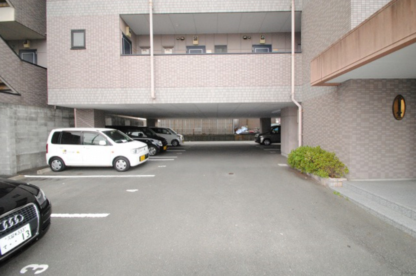 サンセットヒルズの駐車場|駐車場です