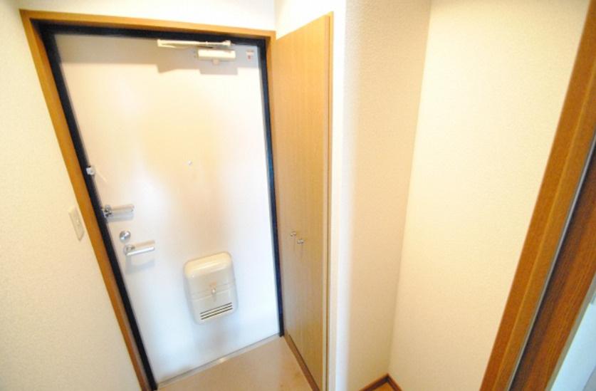 サンセットヒルズのエントランス|建物の内部です