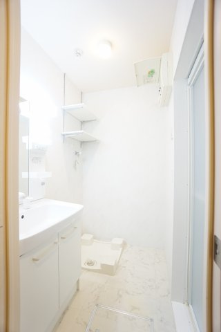 【洗面所】 | テラスガーデン | 同物件・同タイプの写真です。
