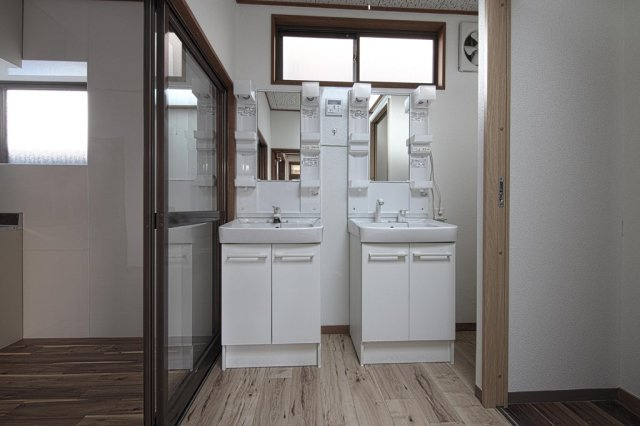 【独立洗面台】 | ロワール荘