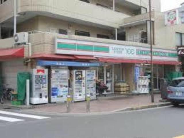 ローソンストア100足…まで779m