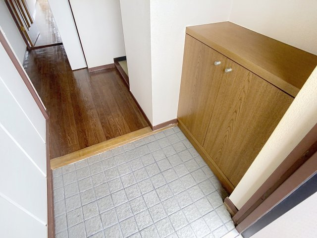 朝日プラザ本町の玄関