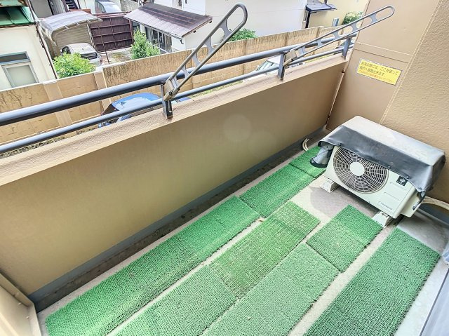 朝日プラザ本町のバルコニー