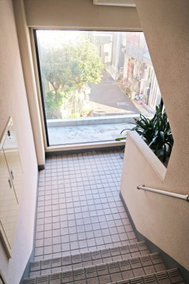 【ロビー】 | ドミール幡ヶ谷 | 内廊下タイプです。