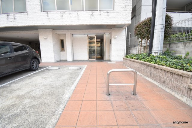グレンパーク江坂2　仲介手数料無料のエントランス