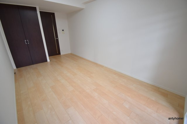 パークフラッツ江坂　仲介手数料無料の居間・リビング