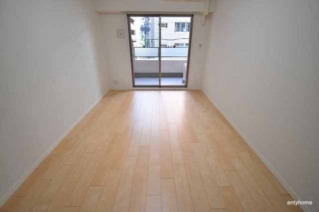 パークフラッツ江坂　仲介手数料無料の洋室