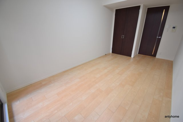 パークフラッツ江坂　仲介手数料無料の居間・リビング