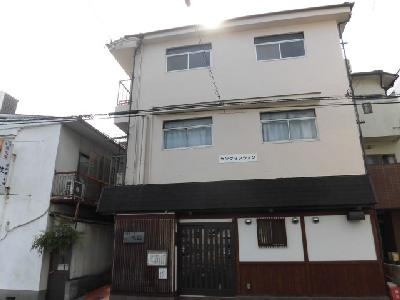 ヤングマンションの外観