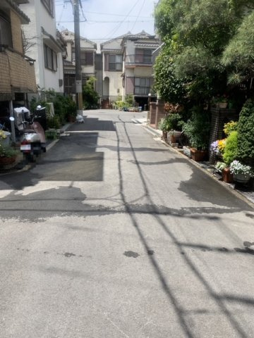 大阪府門真市東田町中古戸建の前面道路含む現地写真