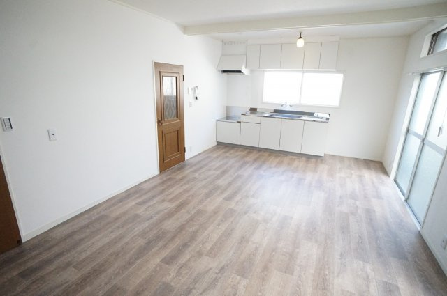 芝山貸家の居間・リビング