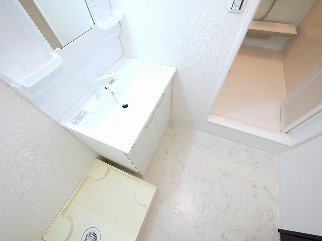 辻村ビル（川原城町）の洗面所|コンパクトで使いやすい洗面所