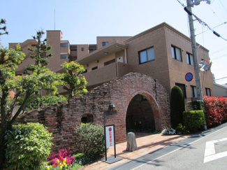 【外観】 | 重厚な外観のマンションです。