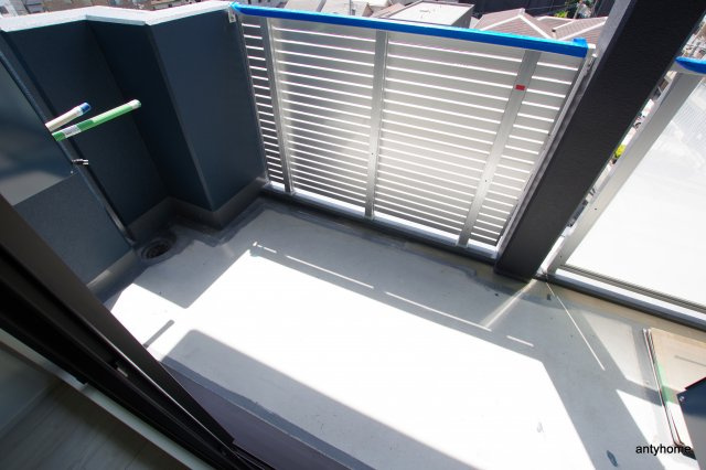 プレイシズ新大阪 仲介手数料無料のバルコニー