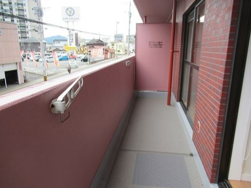 ライオンズマンション久留米第3【キャッシュバック対象】のバルコニー|陽当たり良好なバルコニーです