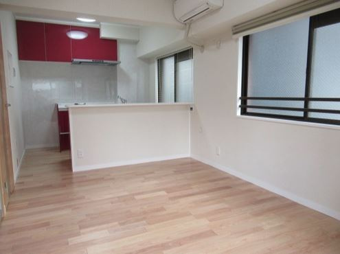 ライオンズマンション久留米第3【キャッシュバック対象】の居間・リビング|ゆったり過ごせるリビングです