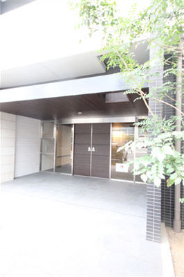 【エントランス】 | コンフォリア心斎橋EAST