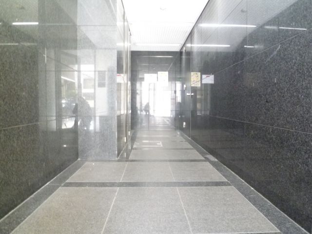 ワイズ朝潮橋駅前のロビー