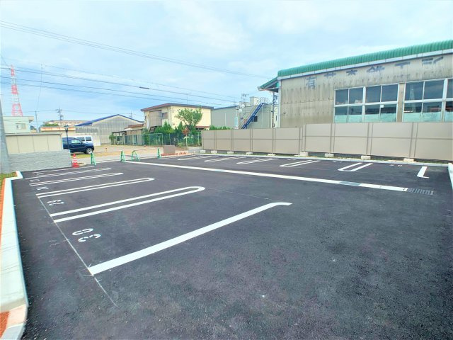 カーフ ヒルズ Ⅰの駐車場