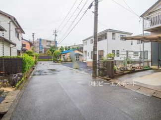 【前面道路含む現地写真】