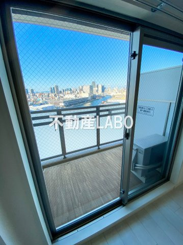 アドバンス大阪セレーノのバルコニー