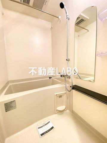 アドバンス大阪セレーノの浴室