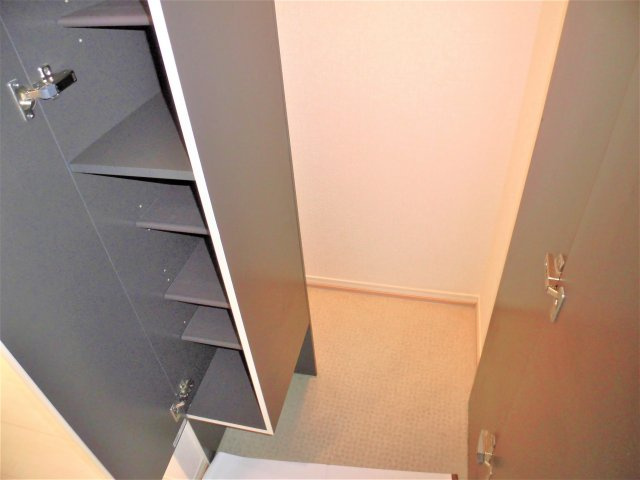 アンレーヴAの玄関