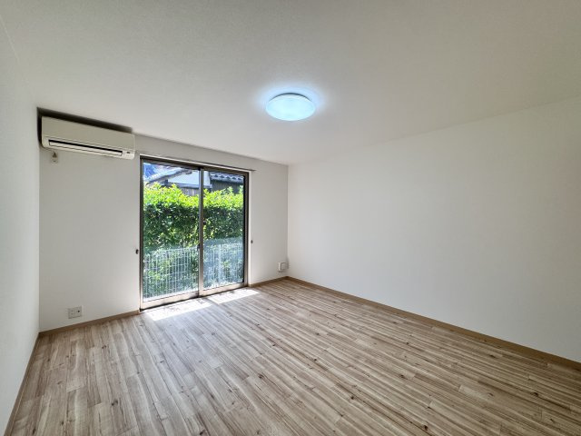 ベルリードミキの居間・リビング|広々洋室　9帖