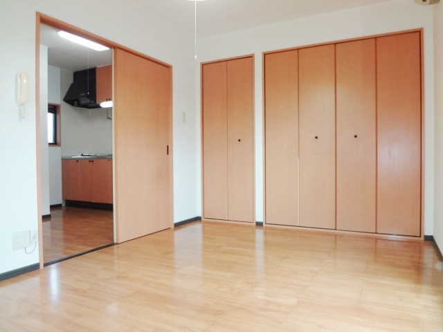 ウィングハイム【キャッシュバック対象物件】の居間・リビング|おしゃれな居間です