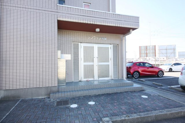 サンライフ有楽のエントランス