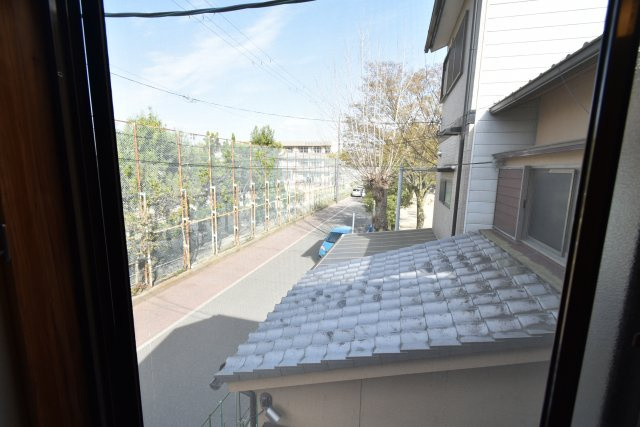 長岡京市東神足2丁目16貸家の展望|洋室9帖（2階）