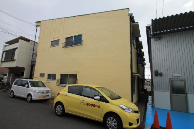 こなみ荘の駐車場