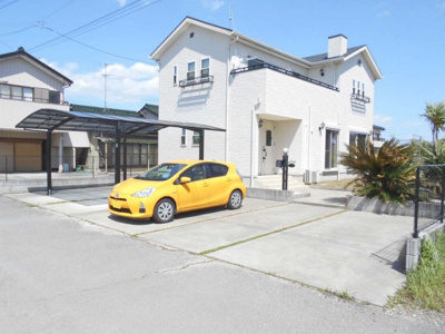 【駐車場】 | 中古戸建　加須市柏戸(新古河)　全1棟　1号棟　100坪 | 価格変更・新古河駅徒歩12分・100坪・庭付き・駐車場4台並列・南西向き・4SLDK・バルコニー・
