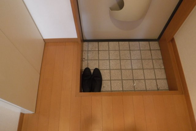 エタージュ元住吉の玄関