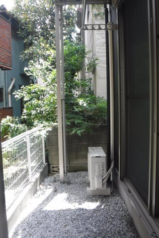 エタージュ元住吉のバルコニー
