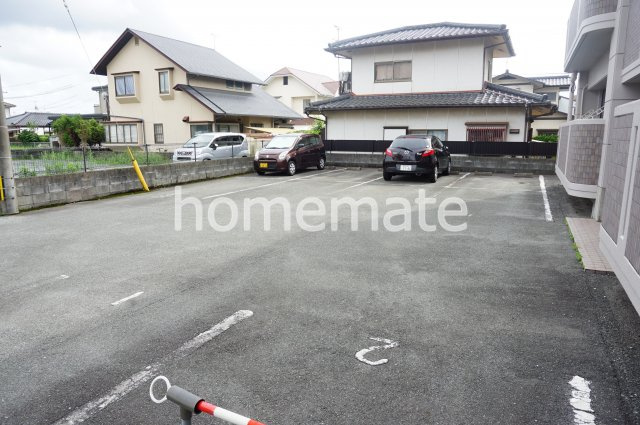 ヴィレッジMt　Firstの駐車場