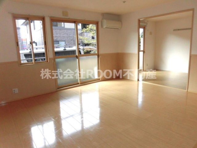 セジュール早水Ⅰの居間・リビング|ゆったりとした居間です