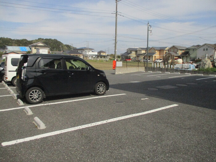 ESTRONDEの駐車場