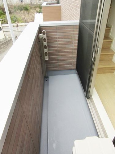 熊本市東区長嶺東６丁目のアパートのバルコニー