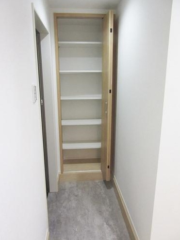 熊本市東区長嶺東６丁目のアパートの玄関