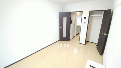 【居間・リビング】 | 緑園 | ※参考写真　現況優先
反転タイプ