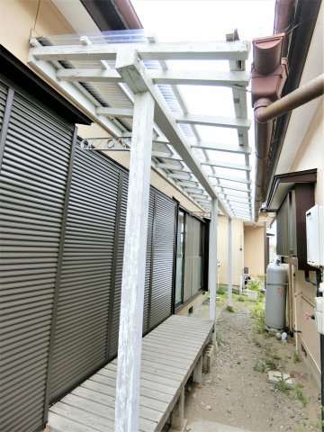 高師貸家の玄関